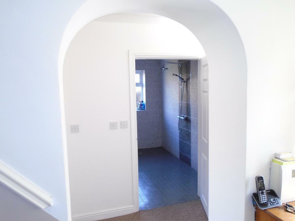 Tea In Liverpool - Private - Quiet - Ground Floor - En-Suite - Walk-In-Shower エクステリア 写真