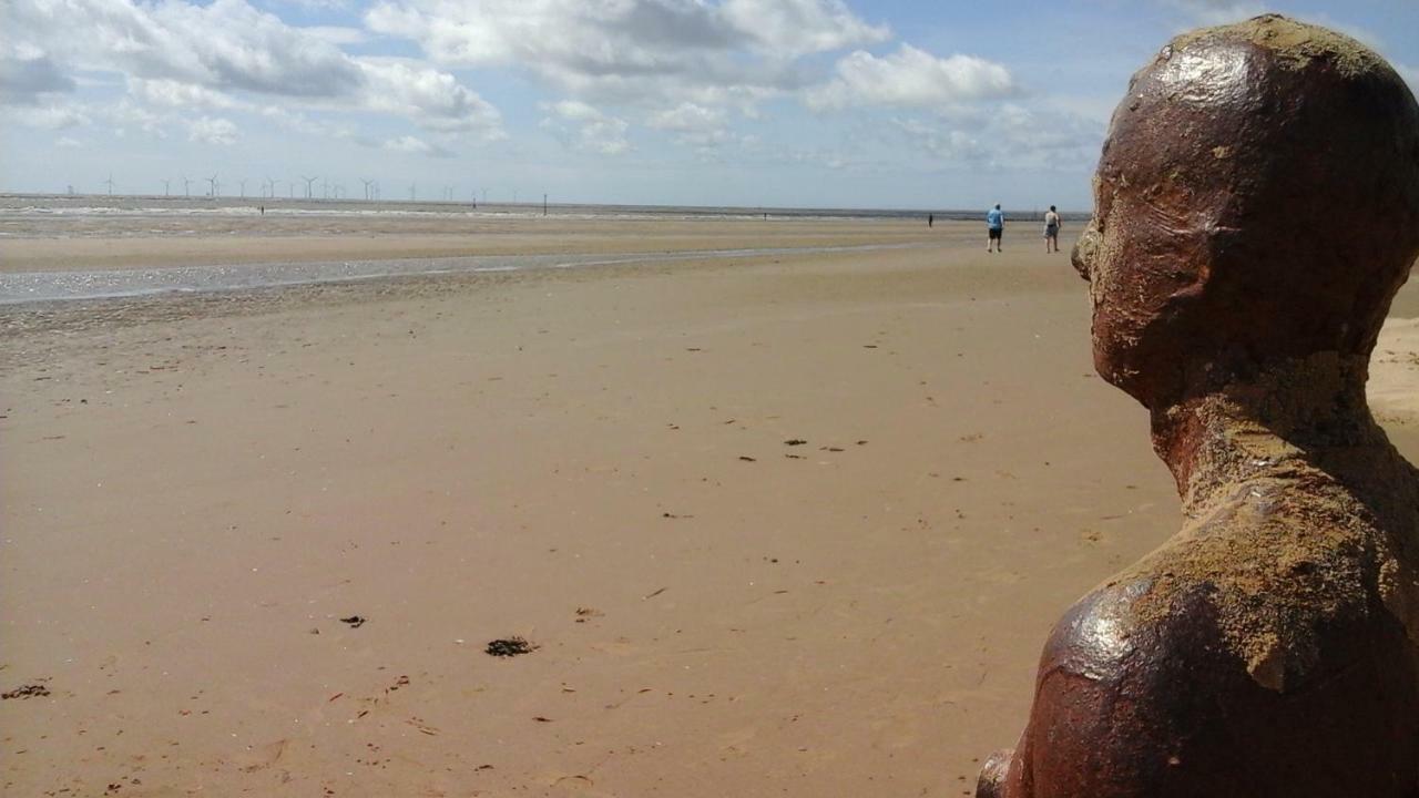 Tea In Liverpool - Private - Quiet - Ground Floor - En-Suite - Walk-In-Shower エクステリア 写真