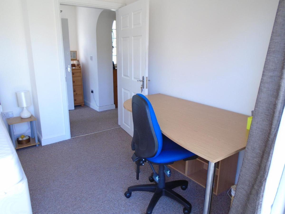 Tea In Liverpool - Private - Quiet - Ground Floor - En-Suite - Walk-In-Shower エクステリア 写真